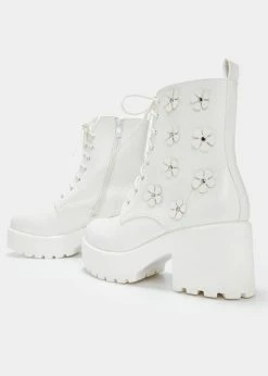 Koi Footwear Amabalis 60's Flower Boots White -Pretty Retro Sales koi KA00728971 amabalis flower white 1 078e9dd6 ec8c 4e7a 810b 2f0b3ae1b8d8 1024x1024