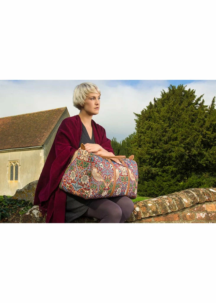 Tapestry Bags Morris Strawberry Thief Travelbag Red 4 Tapestry Bags Morris Strawberry Thief Travelbag Red - Image 2
